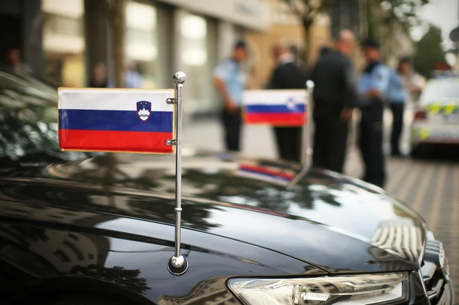 Slovenija je zapirala veleposlaništva in tudi tako slabila svoj položaj v svetu. Foto: Jure Eržen