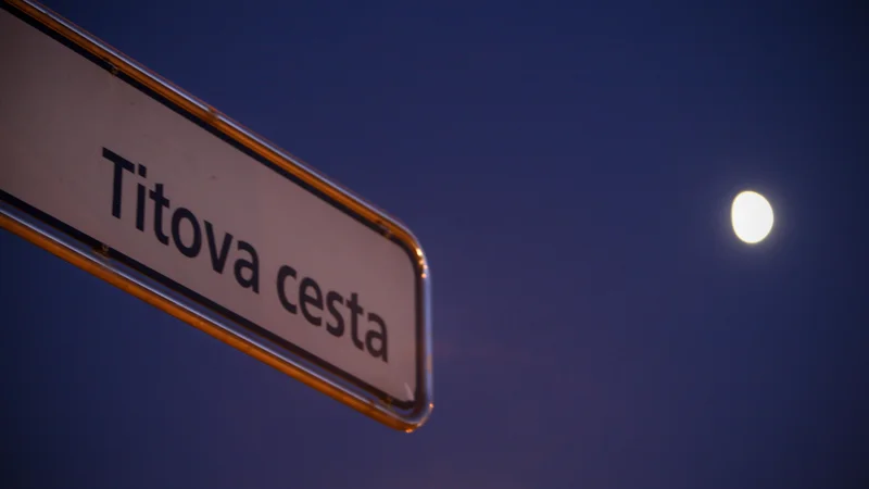 Fotografija: Podpisniki so sicer zbrali 127 podpisov, župan pa jih je pozval, naj pobudo dopolnijo, ker ni skladna z zakonodajo. FOTO: Jure Eržen/Delo
