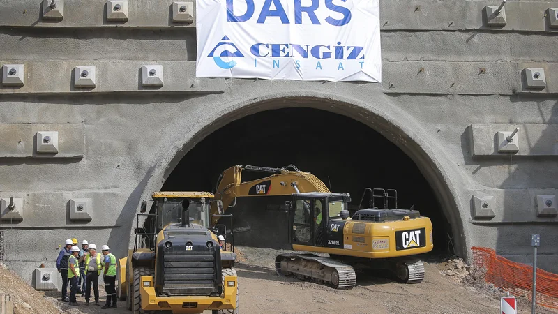 Fotografija: Gradbišče druge cevi predora Karavanke. FOTO: Jože Suhadolnik/Delo