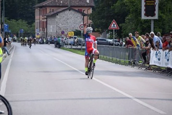 Gal Glivar je bil še najboljši slovenski mladinec v cestni dirki na EP v Bretanji. FOTO: Adria Mobil