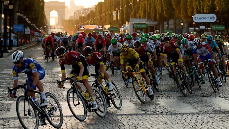 Fotografija: Najboljši kolesarsji na svetu so pripravljeni na jutrišnji začetek Toura. FOTO: Gonzalo Fuentes/Reuters