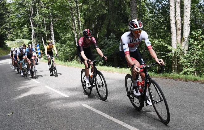 Tadej Pogačar je ob koncu kriterija Dauphine pokazal obetavno formo, sklepno etapo je končal na 3. mestu, v skupnem septevku pa je bil 4. FOTO: Anne-Christine Poujoulat/AFP