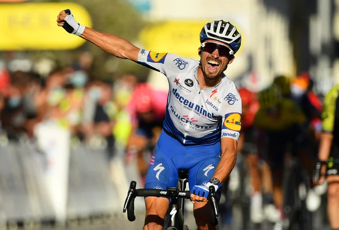 Julian Alaphilippe se je veselil svoje pete etapne zmage na Touru. FOTO: Stuart Franklin/Reuters