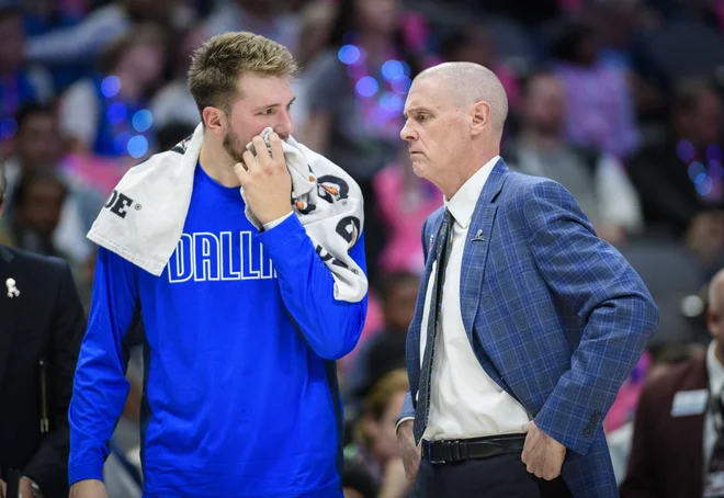 Dallasov trener Rick Carlisle je srečen, ker ima v ekipi takšnega zvezdnika, kot je Luka Dončić. FOTO: USA Today Sports