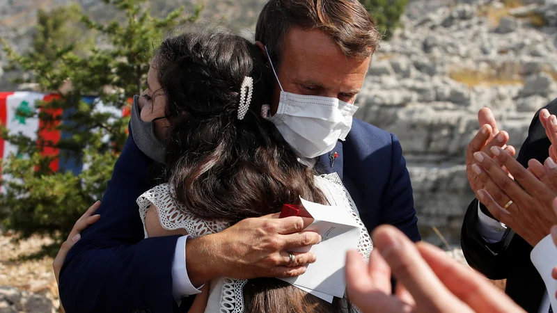 Fotografija: Francoski predsednik Emmanuel Macron Alors je obiskal Bejrut ob stoti obletnici nastanka države Veliki Libanon; razglasil jo je francoski general Henri Gouraud. Foto: Gonzalo Fuentes Reuters