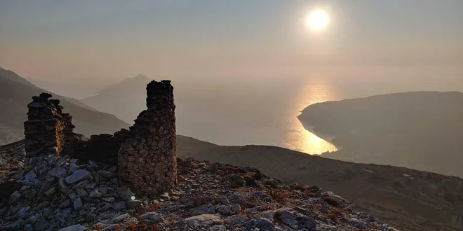 Ko turisti odidejo, pridejo stari bogovi, da bi uživali v mesečini. FOTO: Katarina Pavliha