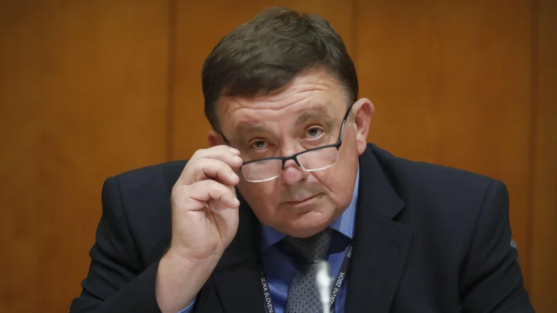 Fotografija: Samo Fakin, nekdanji minister za zdravje, bi urejal razmere na Onkološkem inštitutu. Foto: Leon Vidic