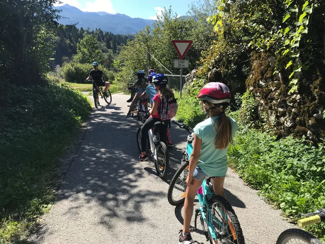 Poleg ozaveščanja o varnosti v prometu program letos postavlja v ospredje tudi pomen kolesa kot trajnostnega prevoznega sredstva in v čim večjem številu spodbuja mlade, da svoj prosti čas preživljajo aktivno in z ozirom na okolje. FOTO:Varnonakolesu.si