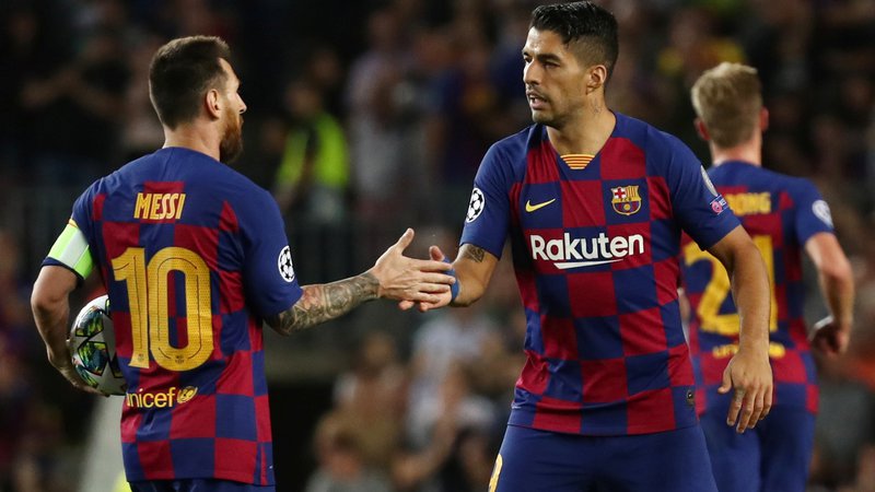 Fotografija: Luis Suarez (desno) je v Barceloni odlično sodeloval z Lionelom Messijem. FOTO: Sergio Perez/Reuters