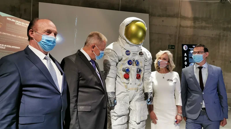 Župan občine Vitanje Slavko Vetrih, gospodarski minister Zdravko Počivalšek, veleposlanica ZDA Lynda C. Blanchard in direktor Center Noordung Dominik Kobold. FOTO: Saša Senica