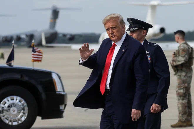 V Wilmingtonu je Joe Biden kritiziral Trumpov odziv na pandemijo in na nasilje. FOTO: Leah Millis/Reuters