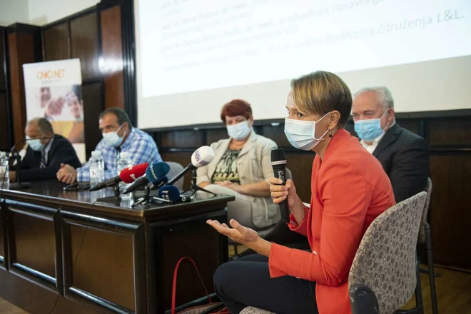 Okrogla miza v organizaciji Zdruzenja slovenskih organizacij bolnikov z rakom Onko net:&nbsp; Bolniki z rakom ne smejo postati kolateralna škoda ukrepov proti covidu-19. FOTO: Bor Slana