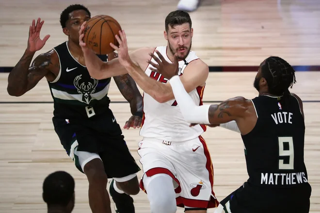 Goran Dragić je bil še enkrat pretrd oreh za obrambo Milwaukeeja. FOTO: Kim Klement/USA Today Sports