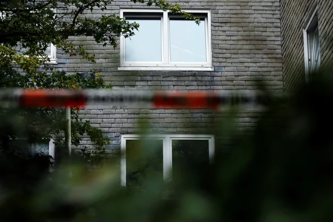 Stanovanje, kjer so našli trupla petih otrok, se nahaj v mestu Solingen v nemški zvezni deželi Severno Porenje-Vestfalija. FOTO: Thilo Schmuelgen/Reuters