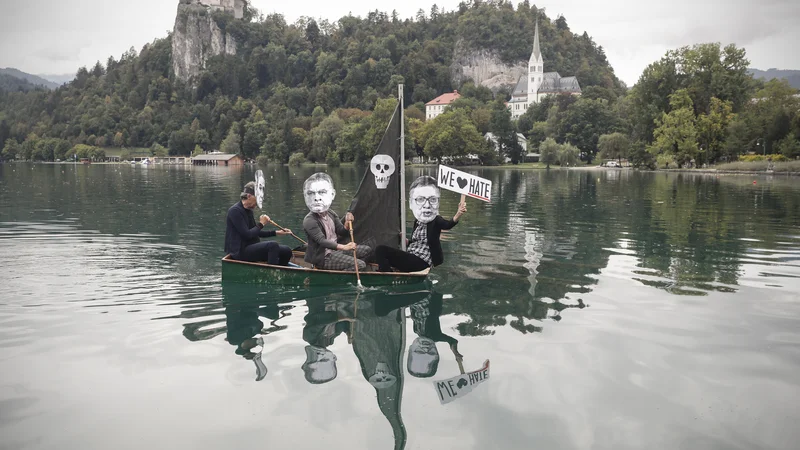 Fotografija: Protest med Blejskim strateškim forumom. Foto: Uroš Hočevar/Delo