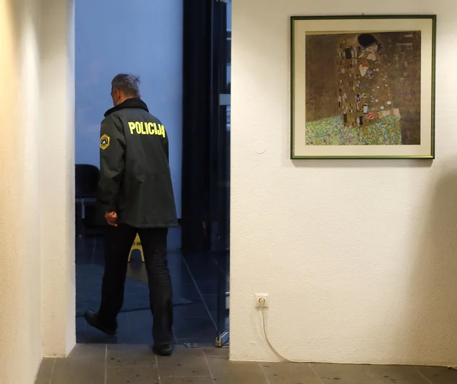 Zaposleni na NPU s strahom gledajo tudi na druge vladne menjave. FOTO: Aleš Černivec/Delo
