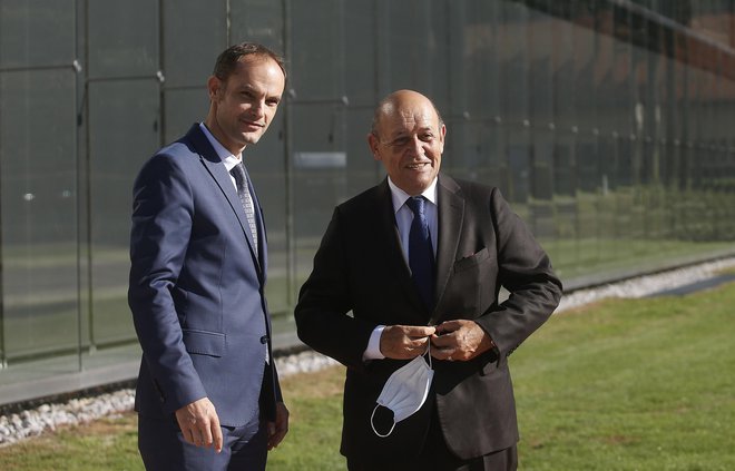 Francoski minister za Evropo in zunanje zadeve Jean-Yves Le Drian se je udeležil posveta slovenske diplomacije. FOTO: Blaž Samec/Delo