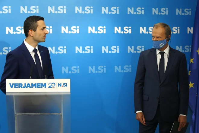 &raquo;Mi sredino razumemo kot politično stranko, ki je sposobna v dobro domovine povezati leve in desne, verjamemo v dialog,&laquo; je dejal Matej Tonin. FOTO: Matej Družnik/Delo