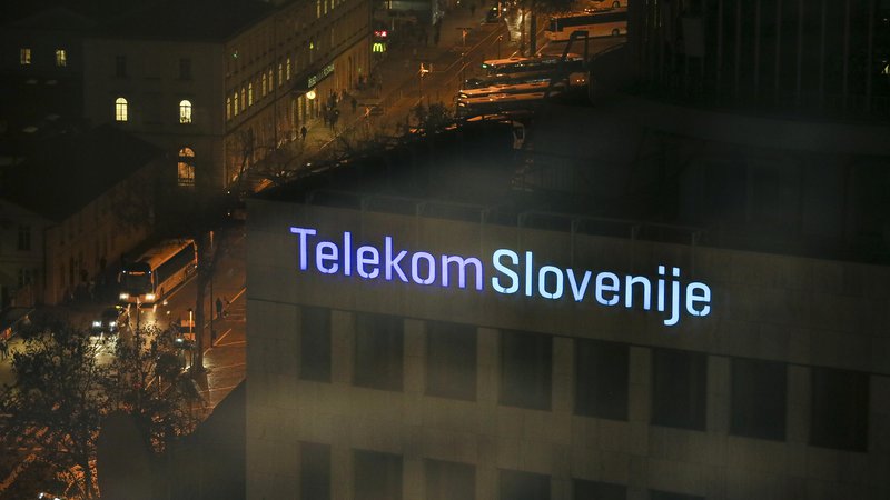Fotografija: Telekom Slovenije je prisiljen v hujšanje, razen podružnice Ipko na Kosovu so prodali vsa hčerinska telekomunikacijska podjetja. FOTO: Jože Suhadolnik/Delo