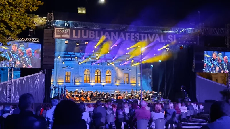 Fotografija: Letošnjo Poletno noč je ogrela glasba ob 75-letnici Big Banda RTV Slovenija. FOTO: Urša Izgoršek