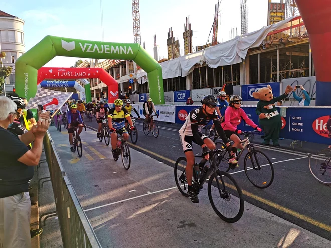 Današnja preizkušnja maratona Franja se je začela z Barjanko s štartom na Kongresnem trgu. Foto Jože Suhadolnik/Delo
