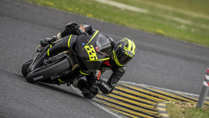 Fotografija: Nejc Dežman se je po obeh letošnjih dirkah za državno prvenstvo v razredu superbike zavihtel na zmagovalni oder. FOTO: Klemen Sofrič