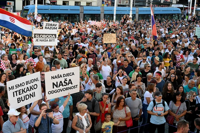 Sobotni protesti v Zagrebu. FOTO: Denis Lovrovic/AFP