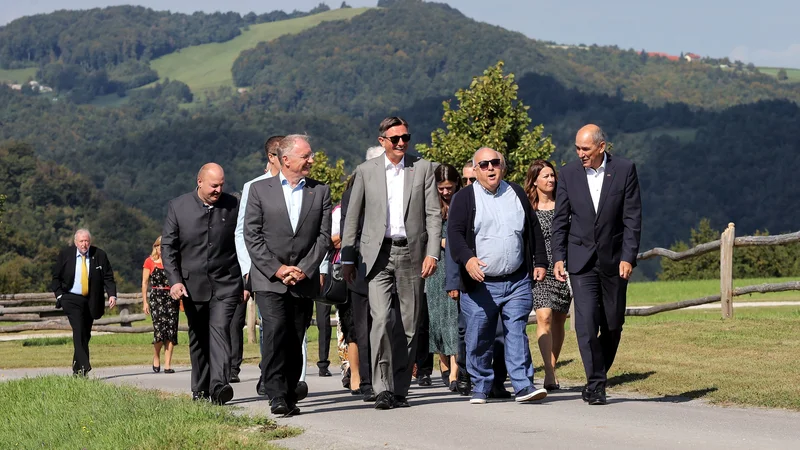 Fotografija: Državni vrh na slovesnosti na Pristavi nad Stično. FOTO: Twitter/Borut Pahor