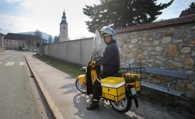 V Sindikatu poštnih delavcev so se lotili novele zakona o poštnih storitvah. FOTO: Jože Suhadolnik/Delo&nbsp;