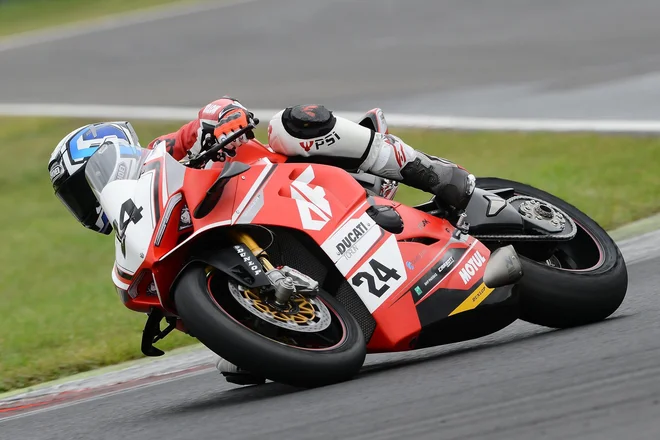 Najhitrejši slovenski motorist Marko Jerman je le 24 ur po tretjem mestu na Grobniku slavil zmago. FOTO: Facebook AF Racing Team
