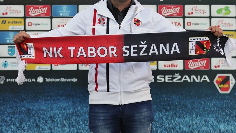 Fotografija: Sežanski nogometni prvoligaš CB24 Tabor je zamenjavo za Maura Camoranesija našel v trenerju mladinskega moštva Olimpije Goranu Stankoviću. FOTO: NK Tabor
