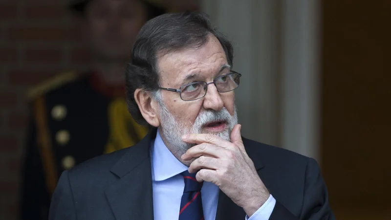 Fotografija: Španski premier Mariano Rajoy je danes prejel nezaupnico. Foto Paul White/Ap
