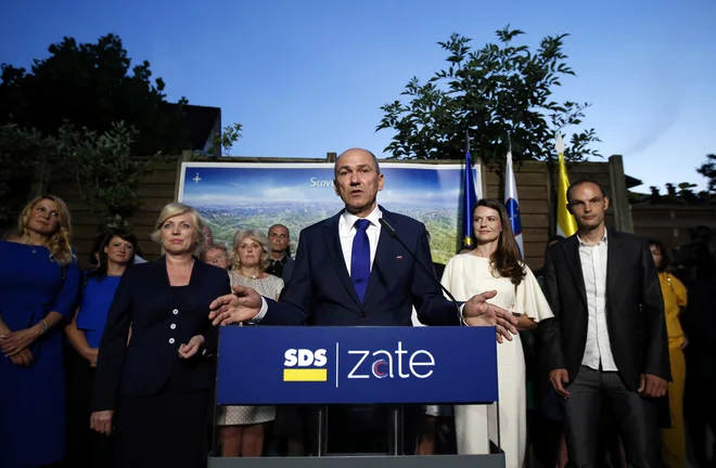 Potem ko leta 2011 Zoran Janković ni uspel sestaviti koalicije, je mandat za sestavo vlade tedaj dobil drugouvrščeni Janez Janša. Foto: Matej Družnik/Delo