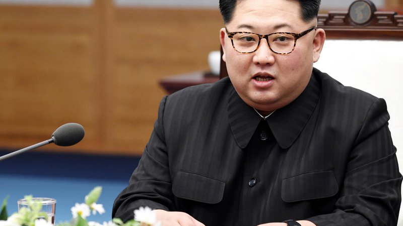 Fotografija: Severnokorejski voditelj Kim Džong Un bi se v Singapurju namestil udobno. Na račun Američanov. FOTO: AP