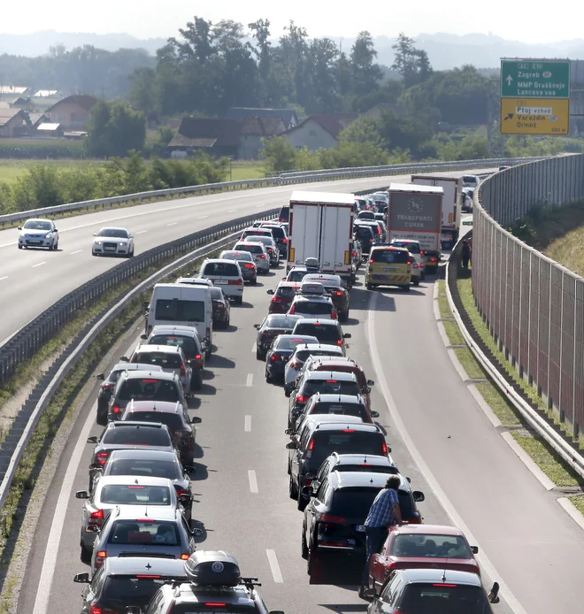 Na slovenskih avtocestah je znova pestro. FOTO: Aleš Černivec