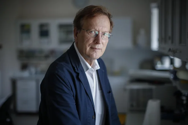 Prof. Dr. Radovan Komel, Inštitut za biokemijo, Medicinska fakulteta, Univerza v Ljubljani, v Ljubljani, 5. junija 2018. [Komel Radovan,doktorji,znanost,znanstveniki,fakultete,univerze,biokemija,biokemiki] Foto Uros Hocevar