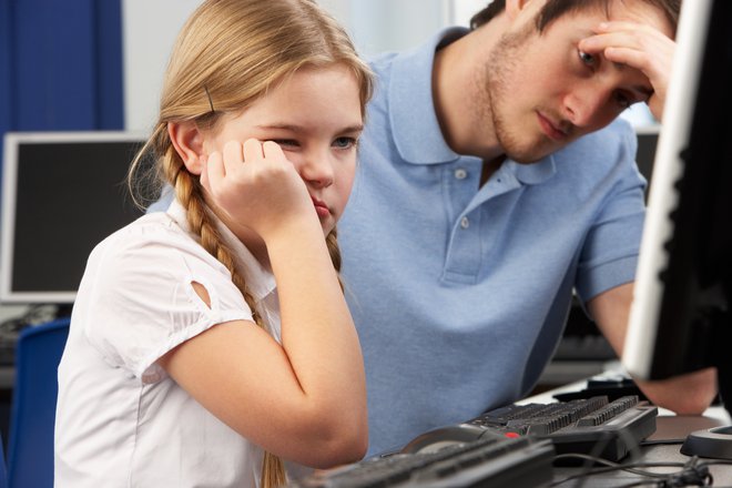 Zgodi se, da si inštruktorja najamejo starši, da lahko potem snov razložijo otroku. FOTO: Shutterstock