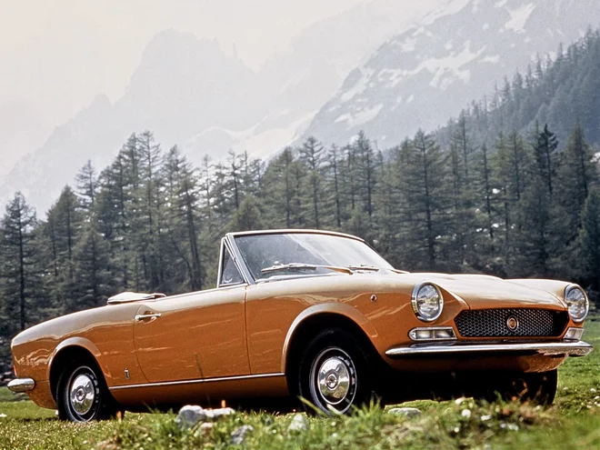 Fiat 124 sport spider šteje z več kot 172 tisoč izdelanimi primerki med tržno najuspešnejše italijanske kabriolete, med katerimi ni mogoče spregledati fiata X1/9 s približno 200 tisoč vozili in alfe romeo spider iz obdobja med letoma 1970 in 1993 s 110 tisoč primerki. FOTO: Fiat