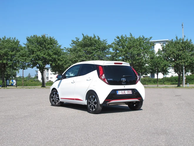 Zadek ima nove LED-luči, v njem je mestnih 168 litrov prostora za prtljago, ki ga je mogoče povečati z zlaganjem naslonov sedežev. FOTO: Blaž Kondža
