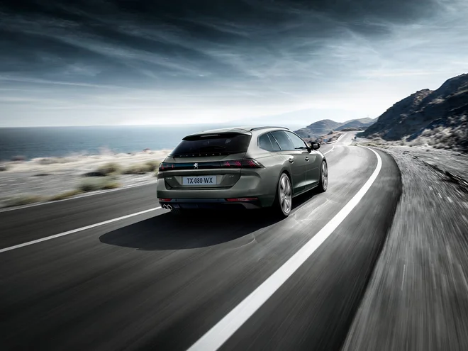 Novi peugeot 508 SW bodo predstavili na avtomobilskem salonu v Parizu oktobra letos. Foto Peugeot