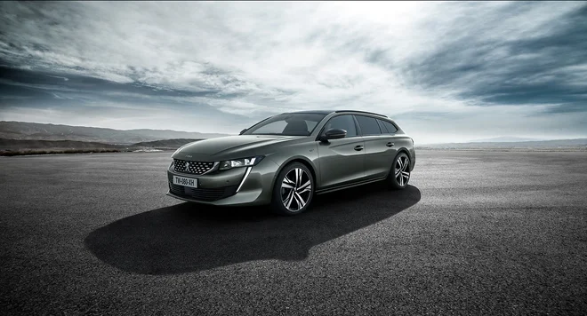 Zgolj nekaj mesecev po predstavitvi petvratne limuzine 508 pri Peugeotu predstavljajo še karavansko izvedenko SW. Foto Peugeot