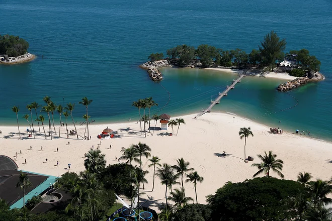 Plaža Siloso na otoku. FOTO: Reuters/Edgar Su