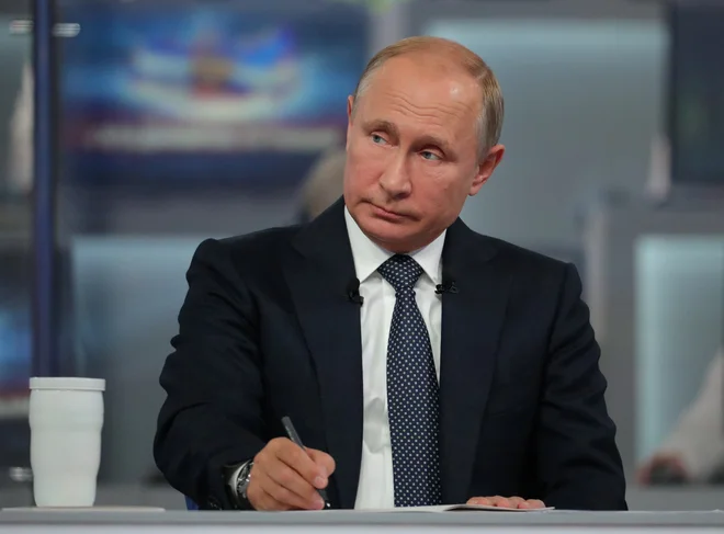 &raquo;Na splošno, napredujemo v povsem pravi smeri. Smo na poti trajne gospodarske rasti,&laquo; je<em> </em>povedal Putin. FOTO: Reuters