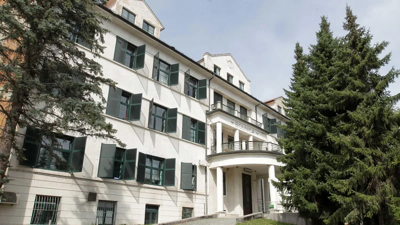 Fotografija: Splošna bolnišnica Trbovlje je prva v državi, ki jo bodo energetsko sanirali s pomočjo kohezijskih sredstev, in prva pod drobnogledom. FOTO: Ljubo Vukelič