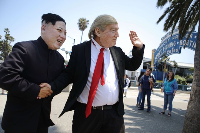 Donald Trump se bo nato sestal s severnokorejskim diktatorjem Kim Džong Unom. FOTO: AFP