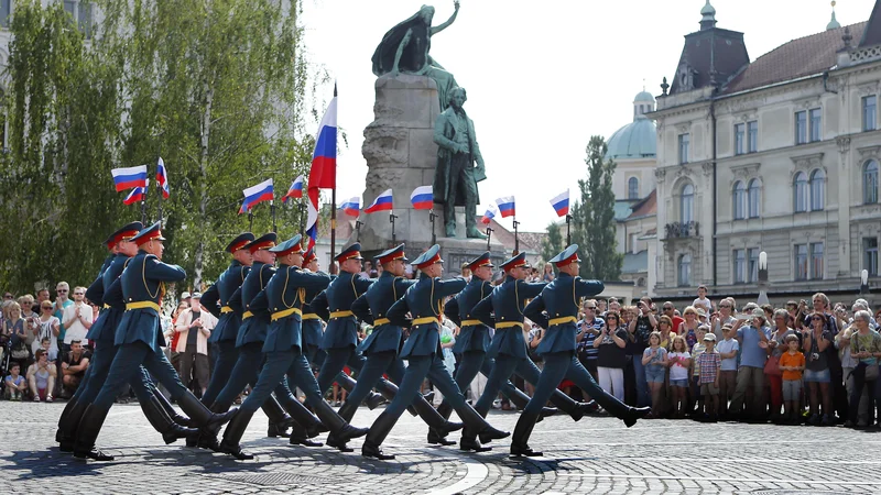 Fotografija: Nastop ruskih gardistov v Ljubljani leta 2014. FOTO AleŠ Černivec