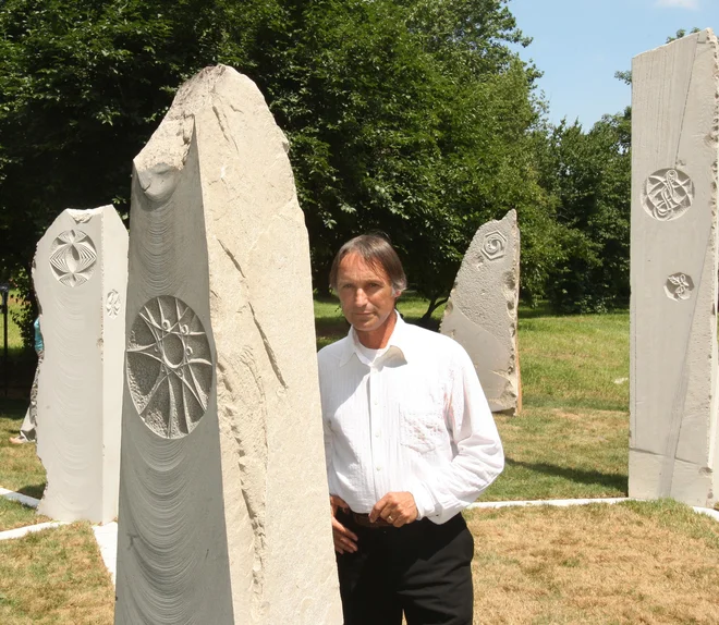 Marko Pogačnik ob projektu Hologram Evrope. FOTO: Jure Eržen/Delo