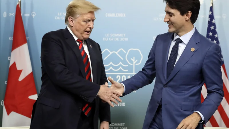 Fotografija: Precej nekonvencionalna zahvala je bil Trumpov tvit za gostoljubje prijateljski, dobrososedski državi in zaveznici. Prav gotovo ni bila pisana v diplomatskem jeziku.FOTO: Evan Vucci/AP
