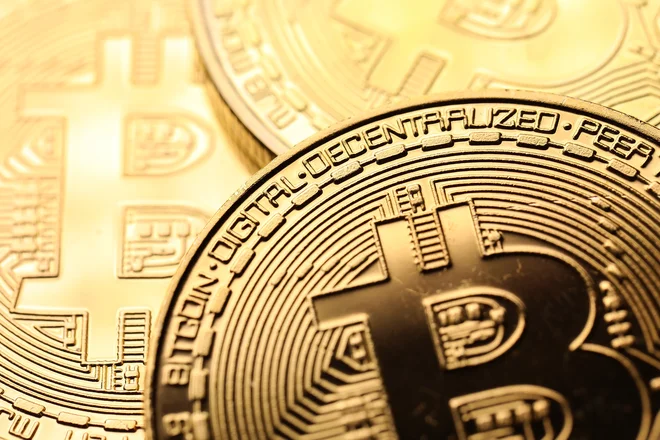 Bitcoin je konec tedna izgubil desetino vrednosti. FOTO: Getty images