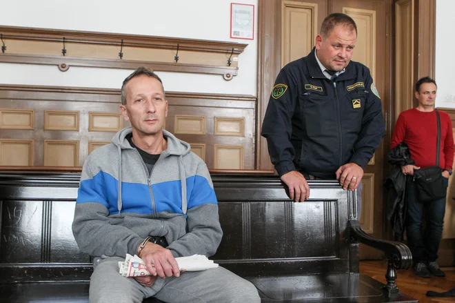 Slobodan Bobić uboja invalidnega soseda ni priznal. FOTO: Marko Feist